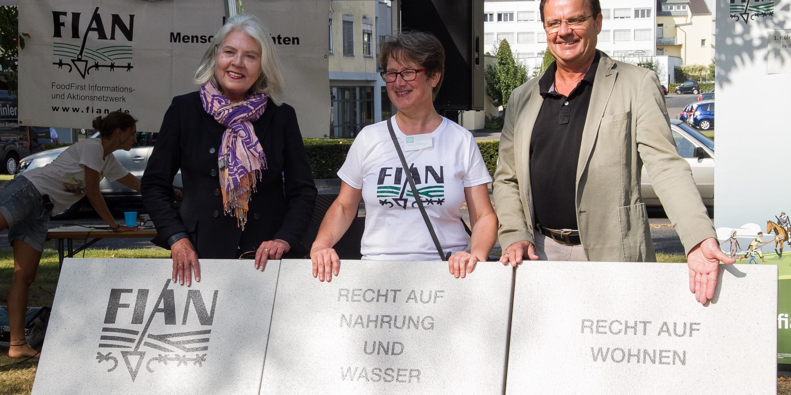 Bezirksbuergermeisterin_Helga_Bloemer-Frerker__CDU__-_Irene_Ofteringer__FIAN_Deutschland__-_Wilson_Budde-Iser__Stiftung_Umwelt_und_Entwicklung