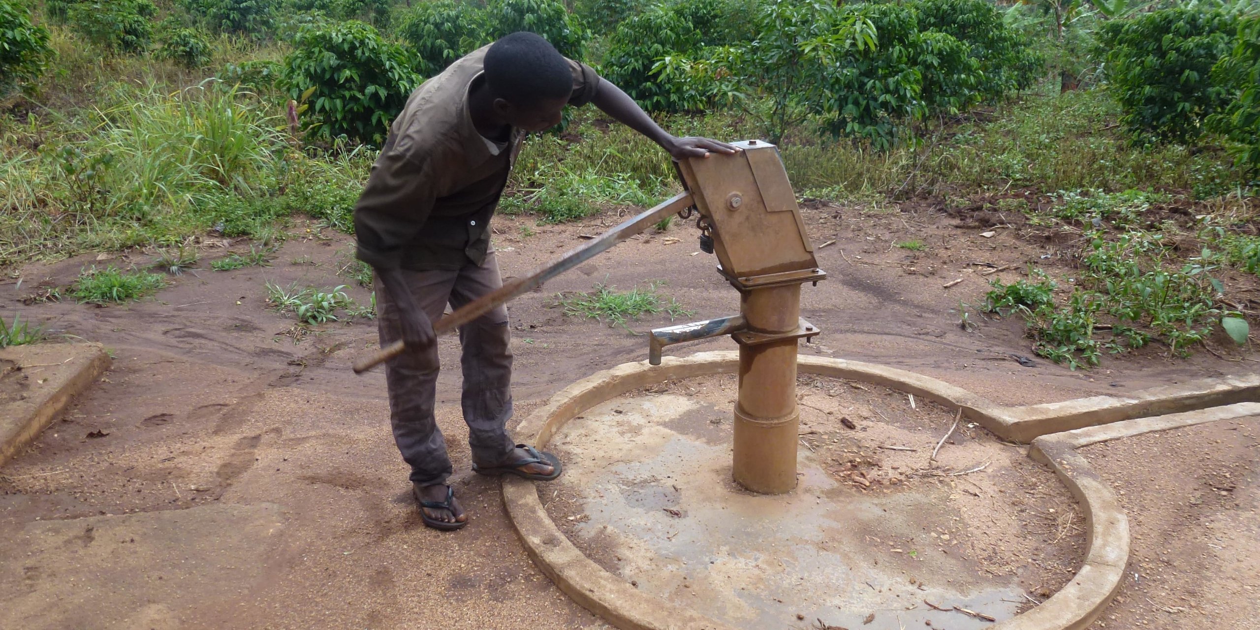 2017-08-24_Borehole-Kyriamakobe-4-min