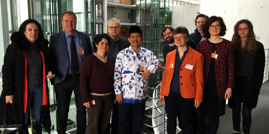 2018-03-22_Parl-Fru__hstu__ck_03