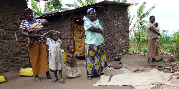 DorbewohnerInnen_in_Mubende