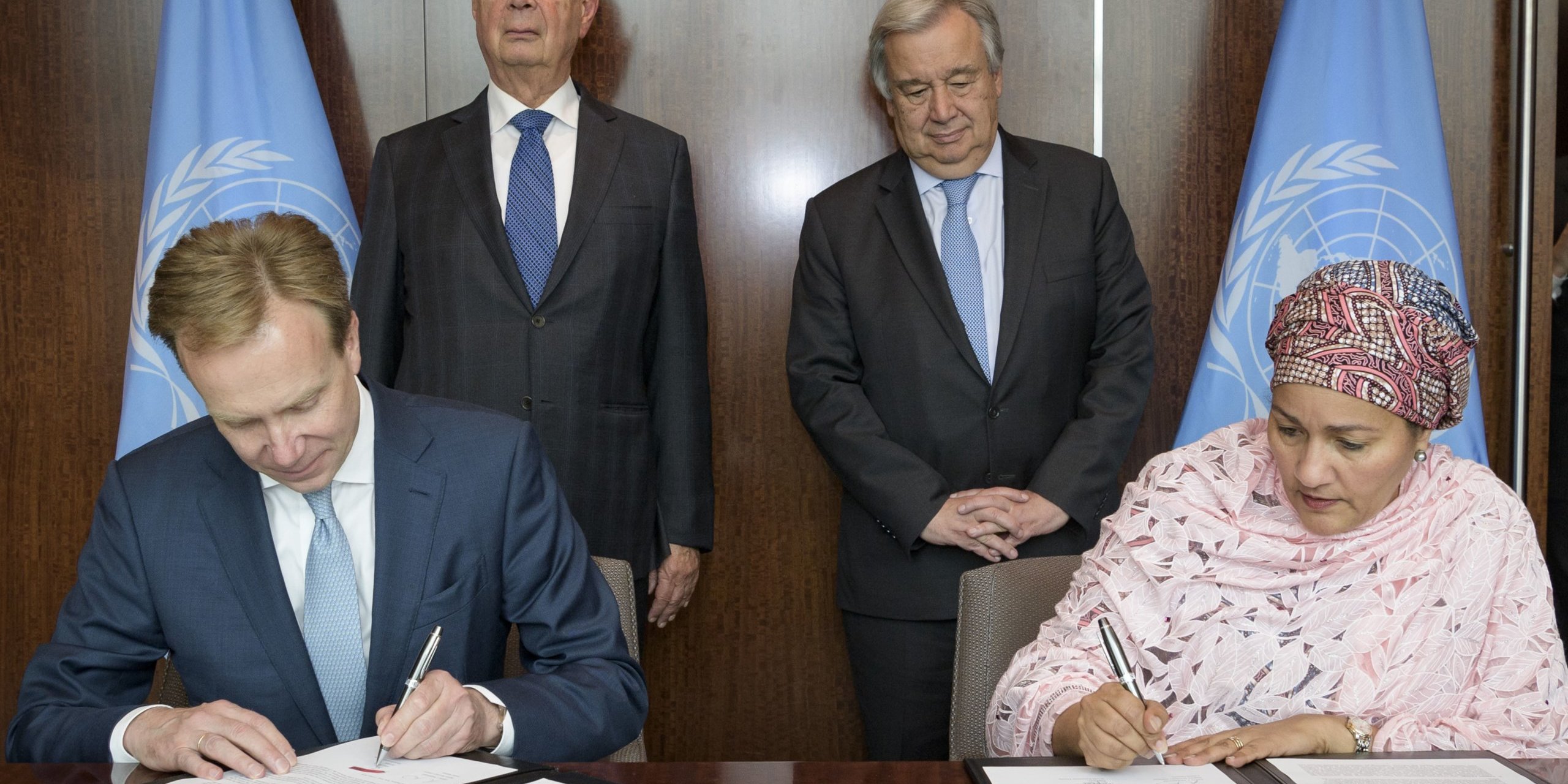 Unterzeichnung_NY-min