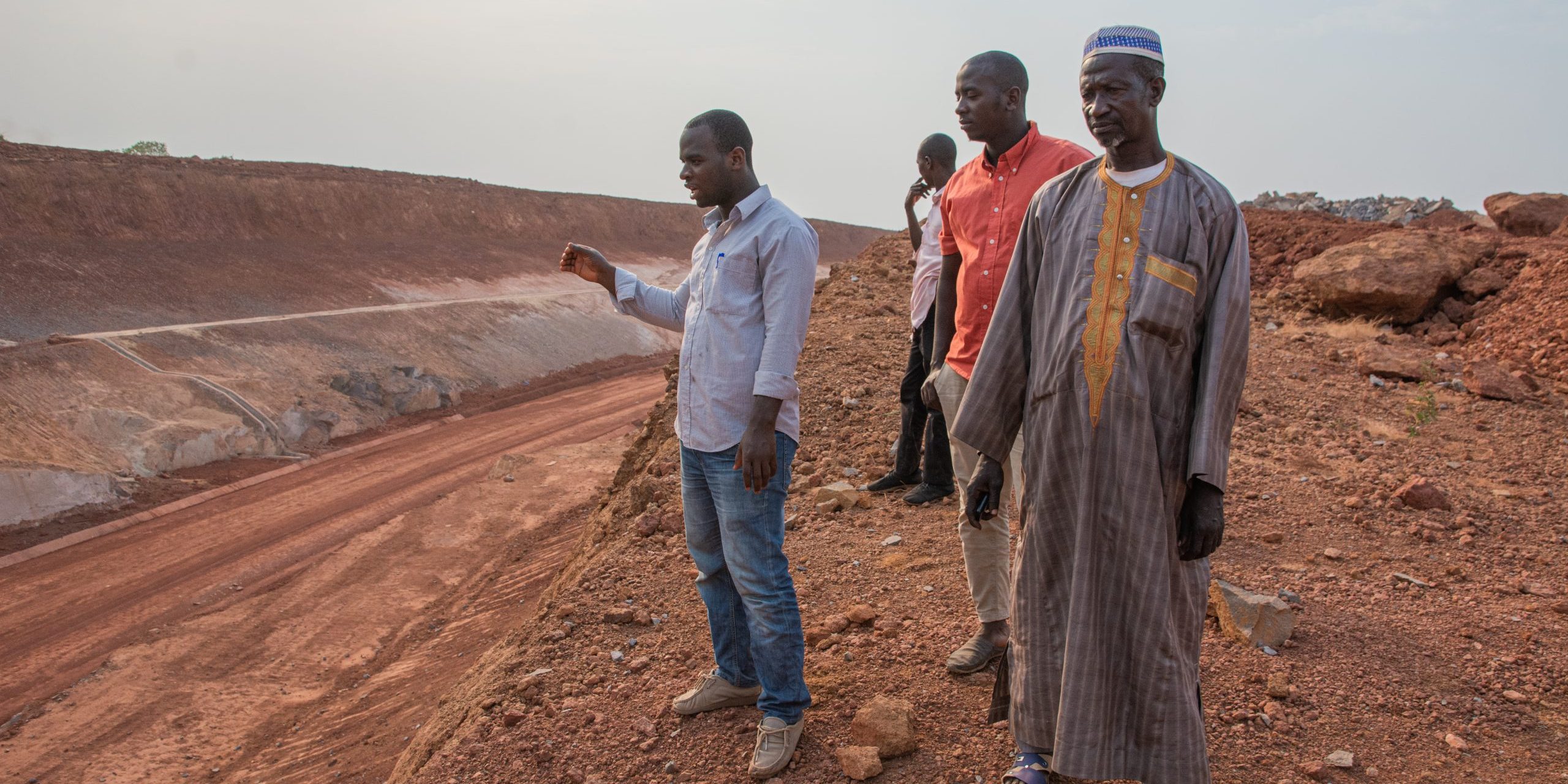 Direkt hinter dem alten Hamdallaye entsteht eine Eisenbahnstrecke für den Abtransport des Bauxits_1